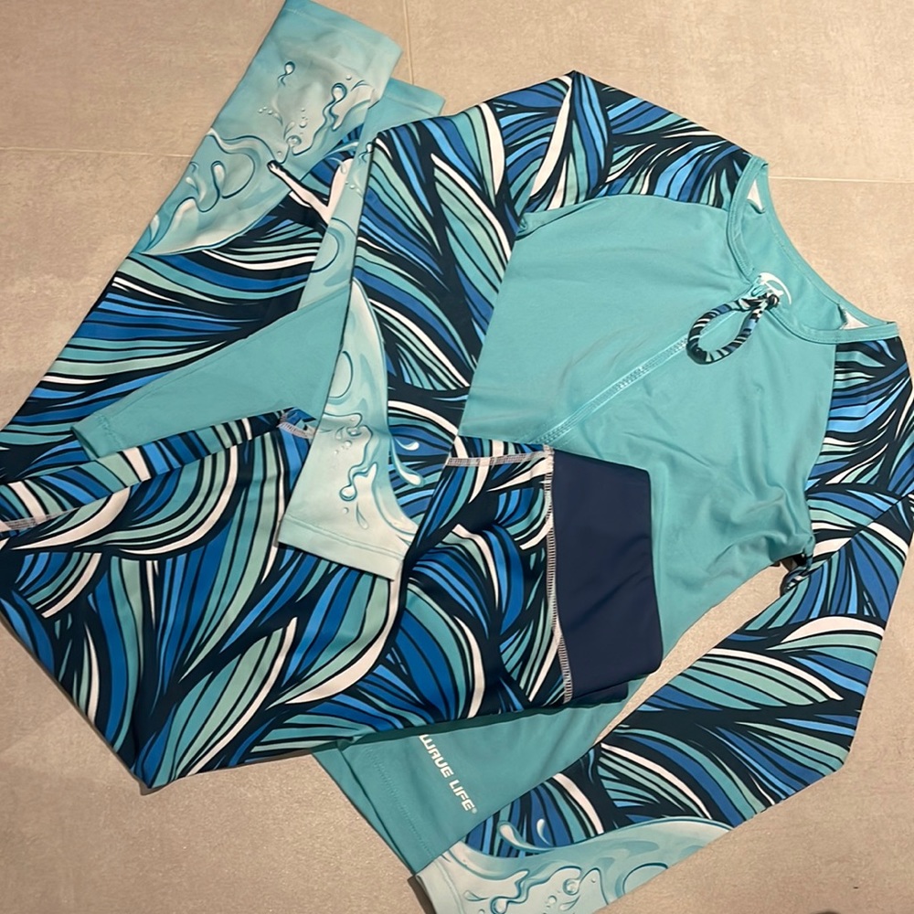 Wave life XS Atlantis legging and zipper long sleeve rashguard sun protection 50